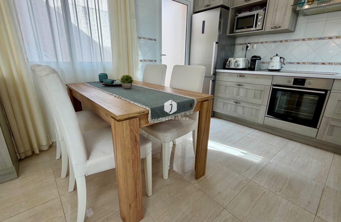 Aus zweiter Hand - Chalet -
Rojales - Pueblo