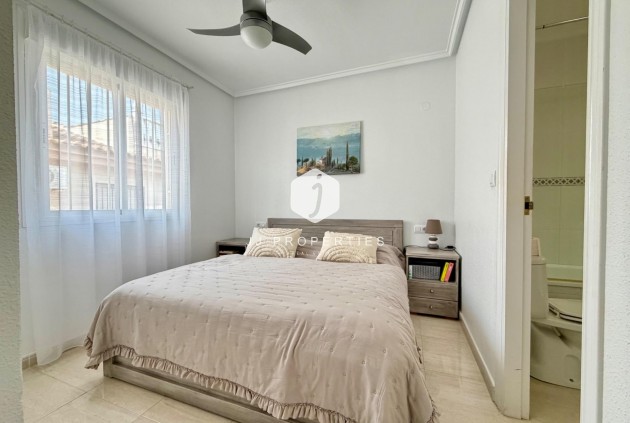 Aus zweiter Hand - Chalet -
Rojales - Pueblo