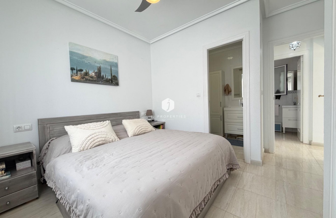 Aus zweiter Hand - Chalet -
Rojales - Pueblo