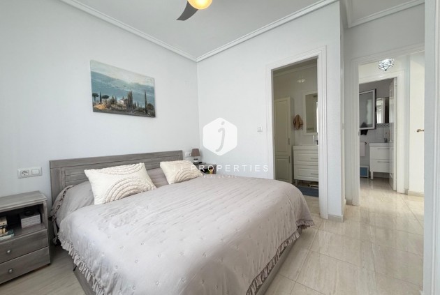 Aus zweiter Hand - Chalet -
Rojales - Pueblo