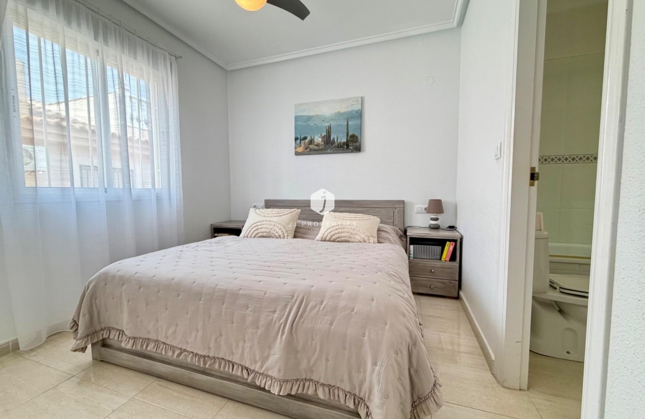 Aus zweiter Hand - Chalet -
Rojales - Pueblo