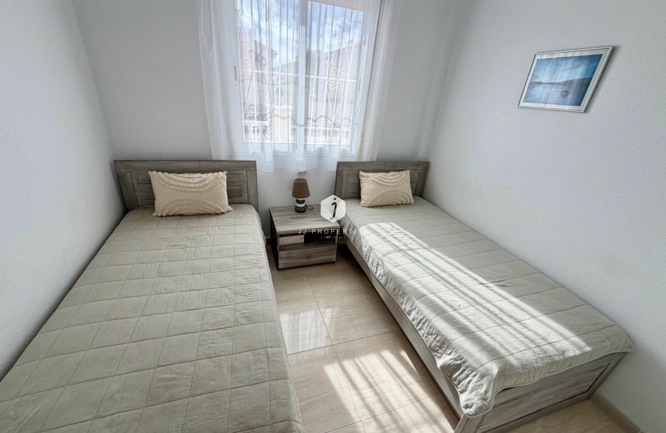 Aus zweiter Hand - Chalet -
Rojales - Pueblo