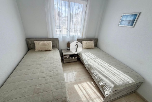 Aus zweiter Hand - Chalet -
Rojales - Pueblo