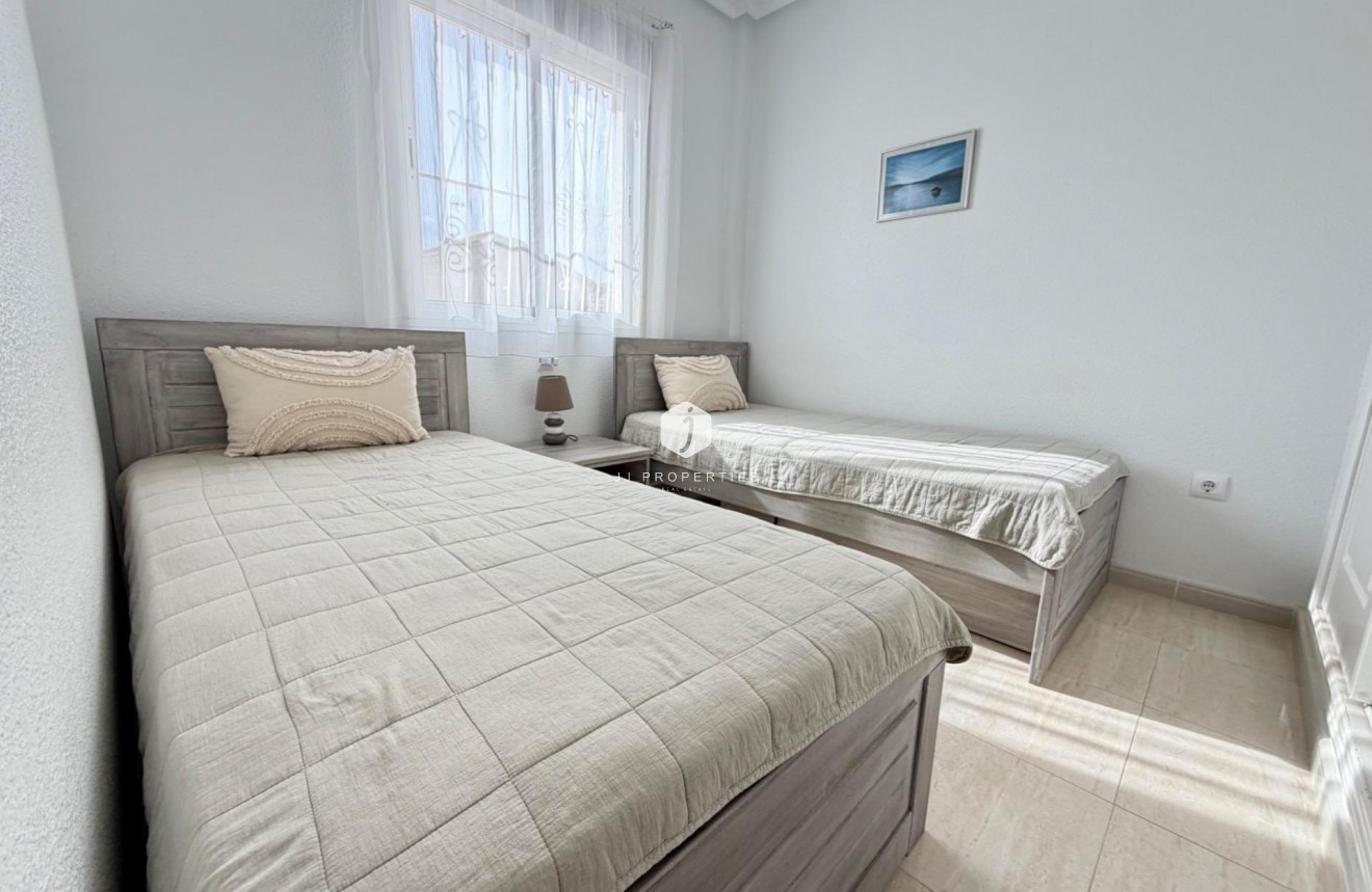 Aus zweiter Hand - Chalet -
Rojales - Pueblo