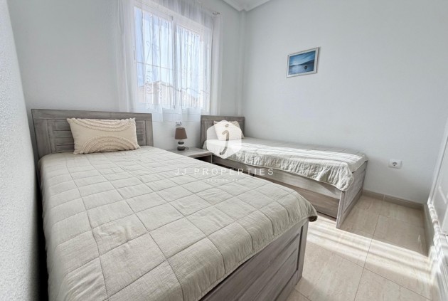 Aus zweiter Hand - Chalet -
Rojales - Pueblo