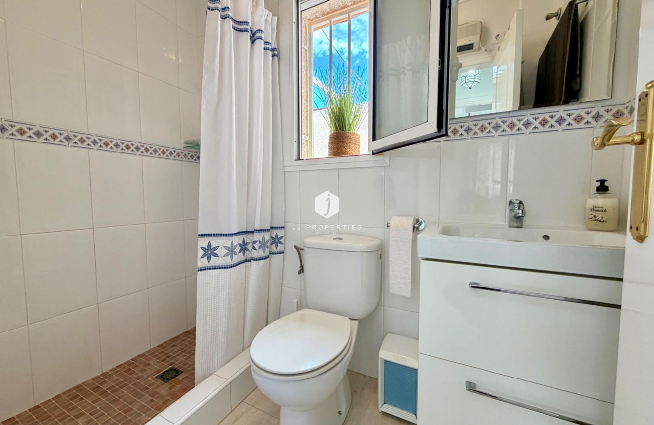 Aus zweiter Hand - Chalet -
Rojales - Pueblo