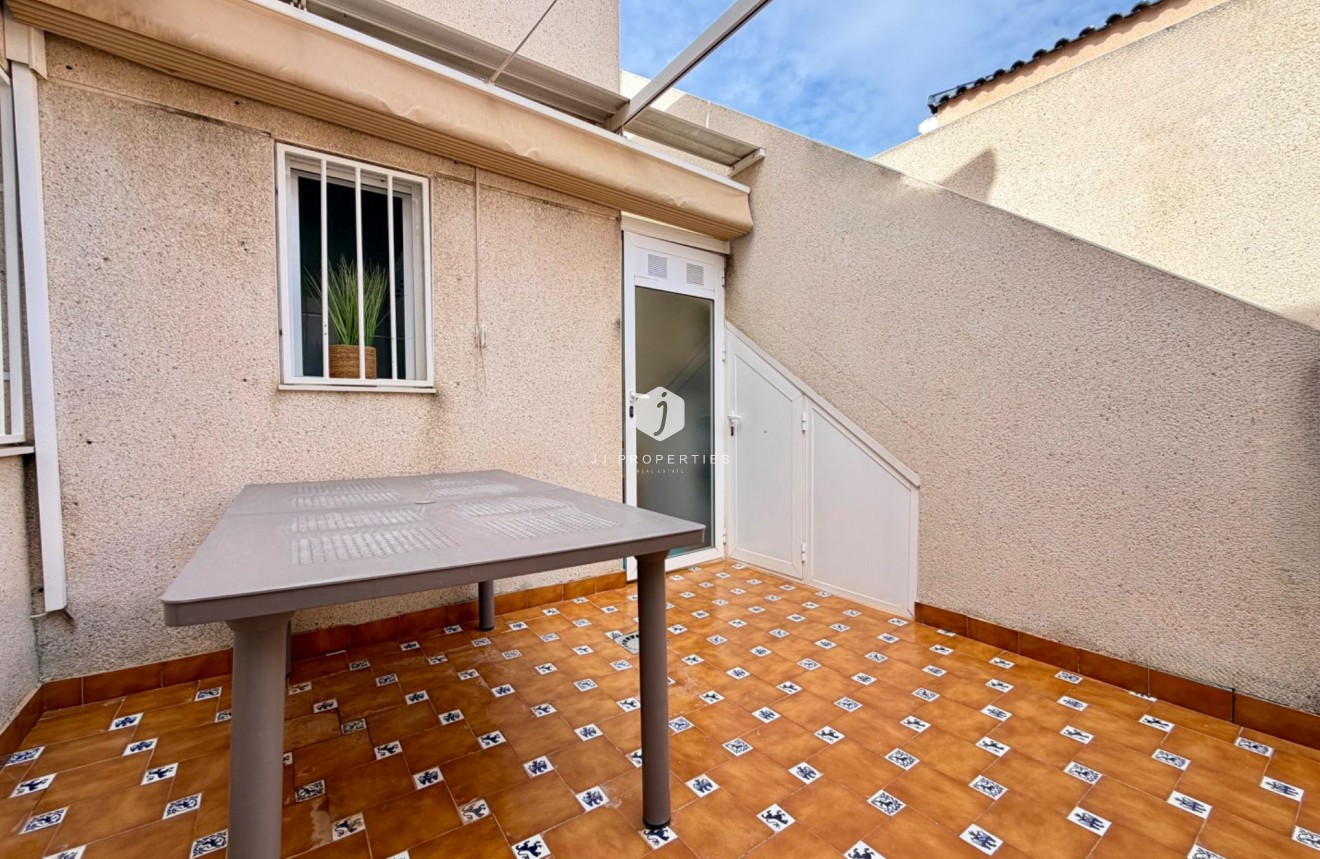 Aus zweiter Hand - Chalet -
Rojales - Pueblo