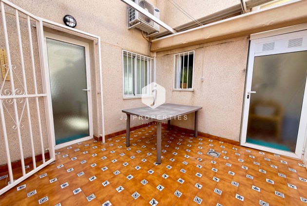 Aus zweiter Hand - Chalet -
Rojales - Pueblo