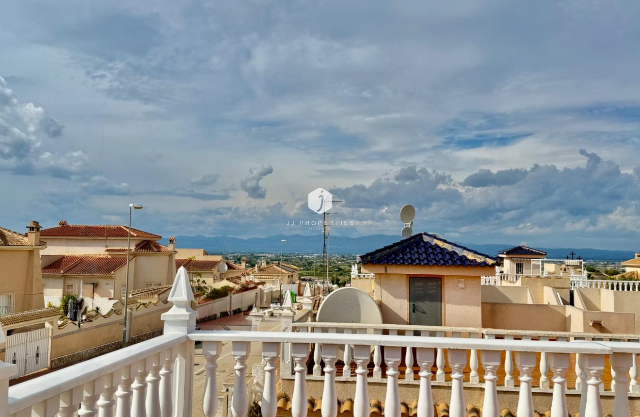 Aus zweiter Hand - Chalet -
Rojales - Pueblo