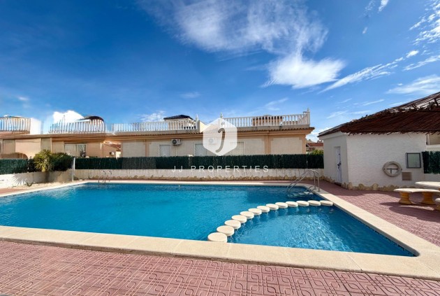 Aus zweiter Hand - Chalet -
Rojales - Pueblo