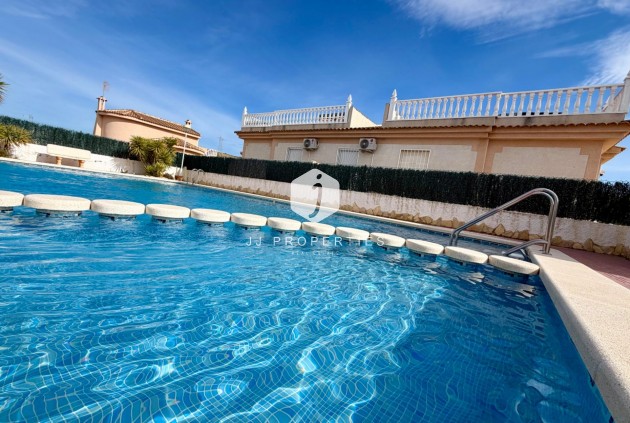 Aus zweiter Hand - Chalet -
Rojales - Pueblo