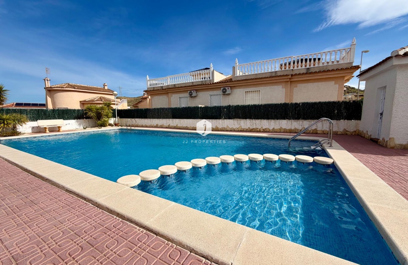 Aus zweiter Hand - Chalet -
Rojales - Pueblo