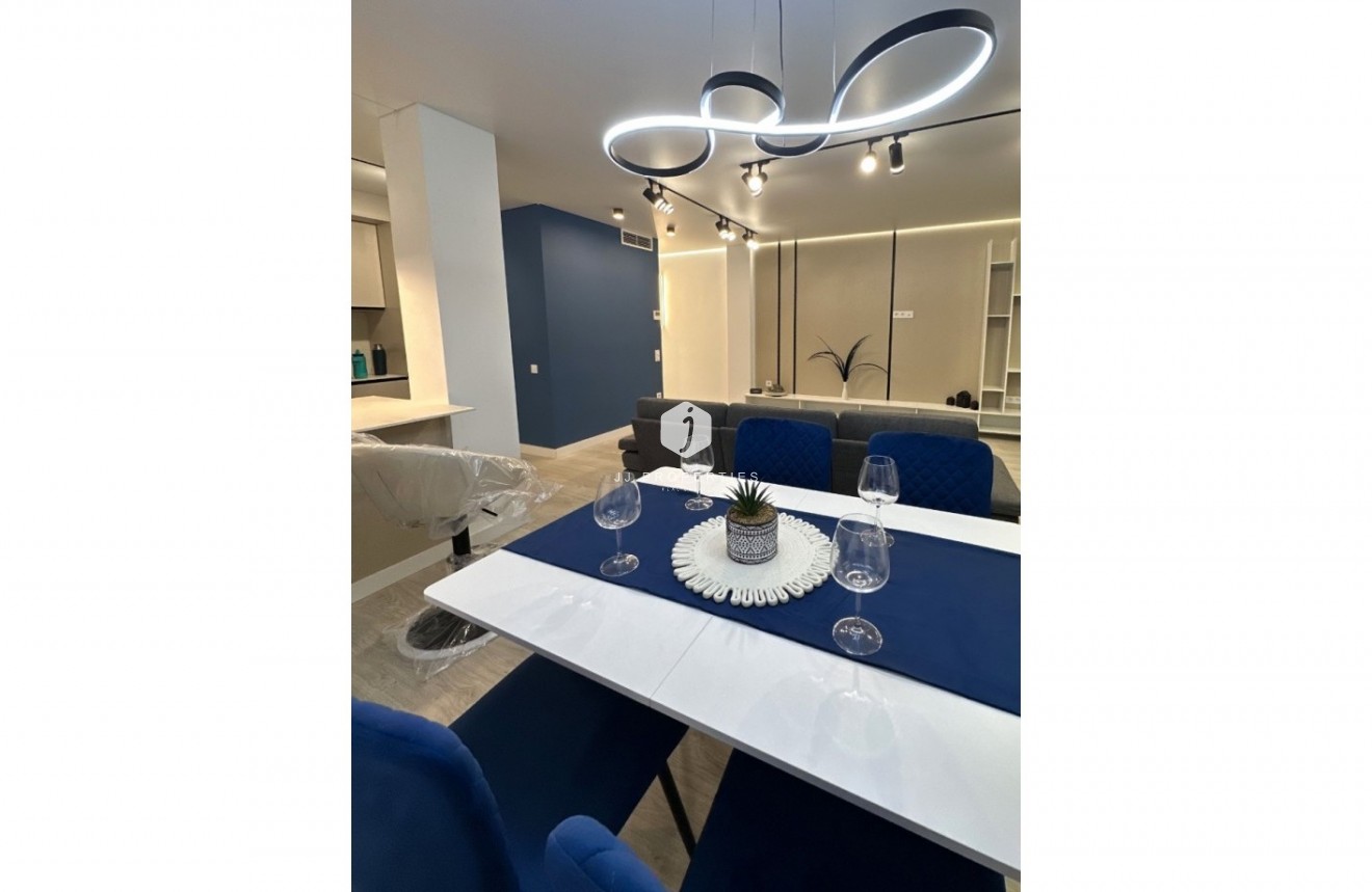 D'occasion - Appartement -
Torrevieja - Costa Blanca