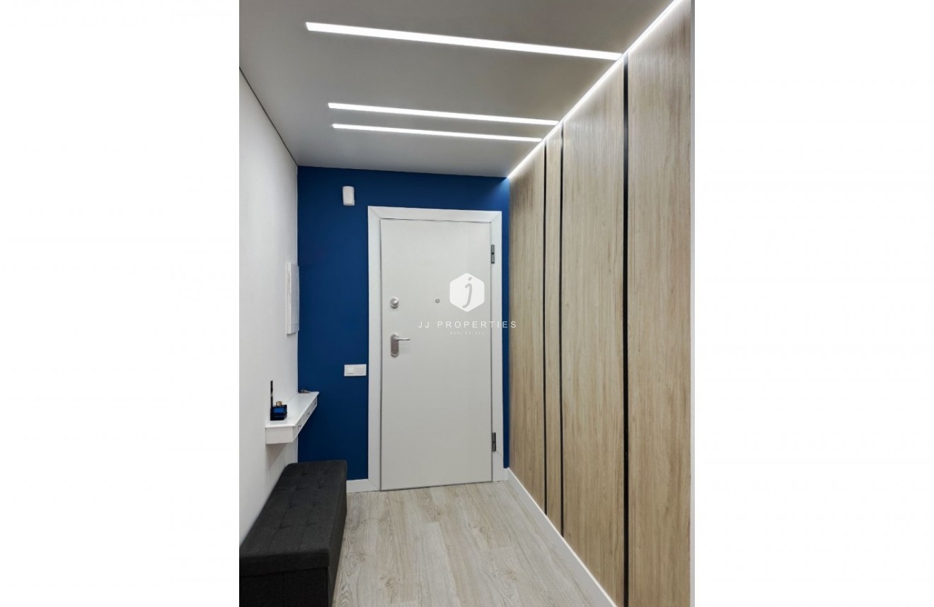 D'occasion - Appartement -
Torrevieja - Costa Blanca