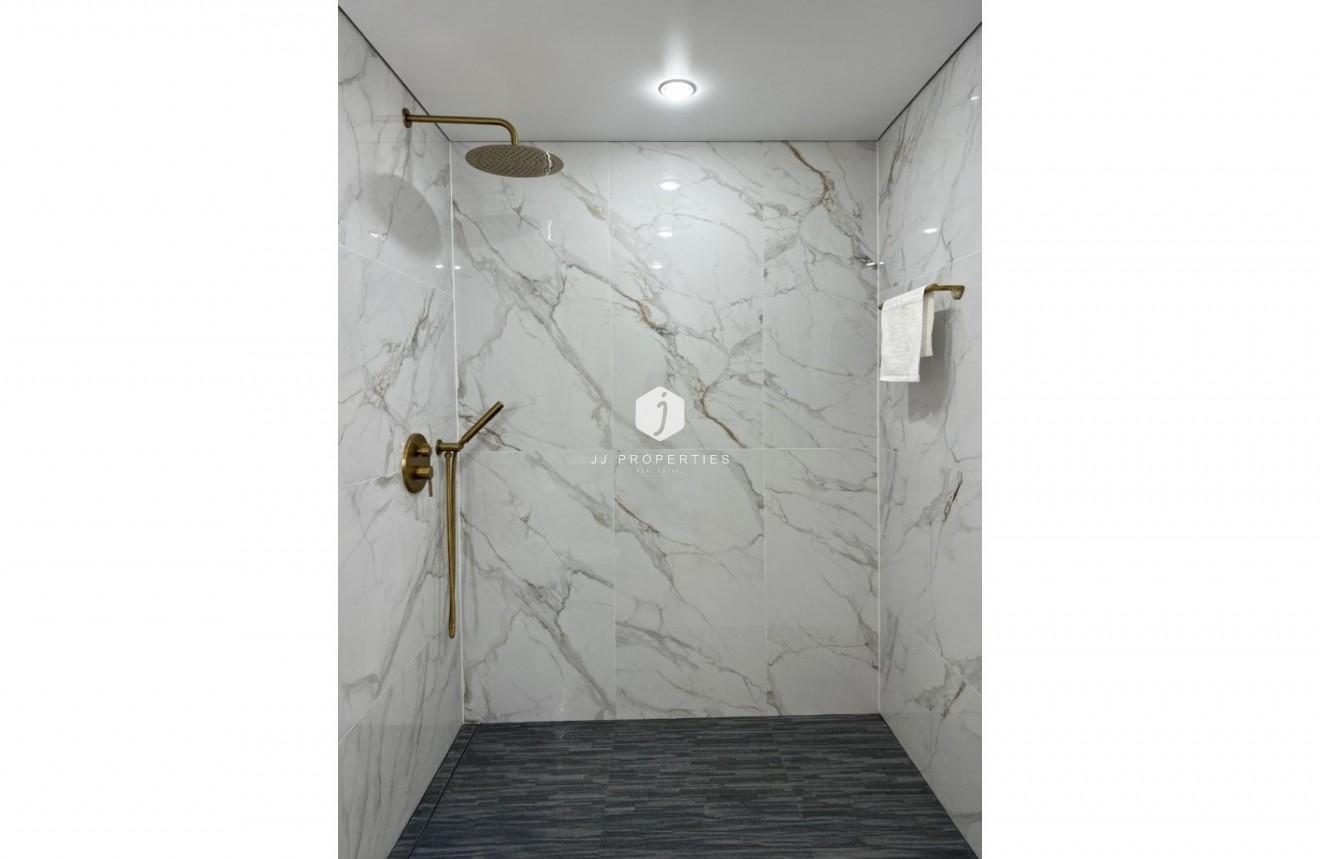 D'occasion - Appartement -
Torrevieja - Costa Blanca