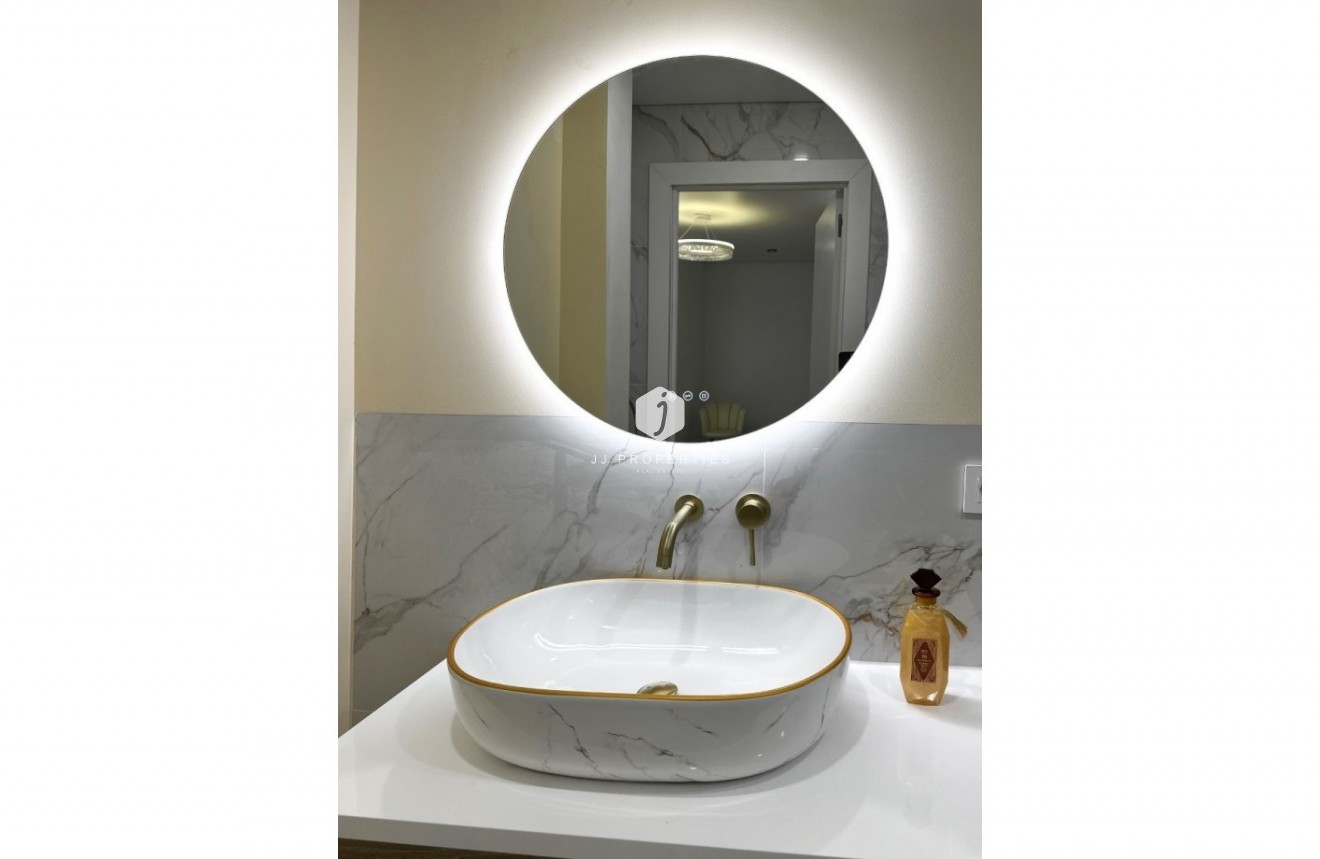 D'occasion - Appartement -
Torrevieja - Costa Blanca