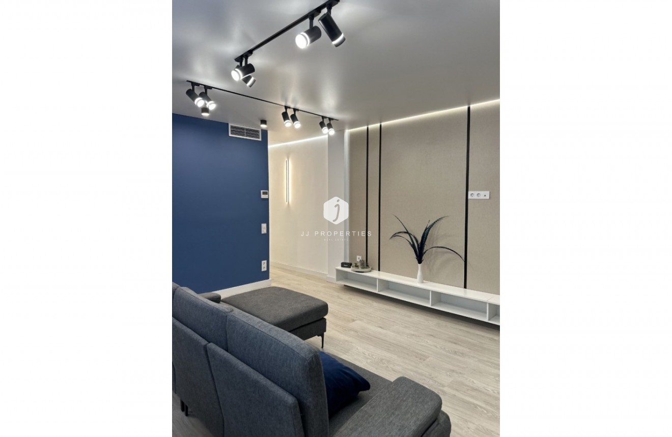 D'occasion - Appartement -
Torrevieja - Costa Blanca