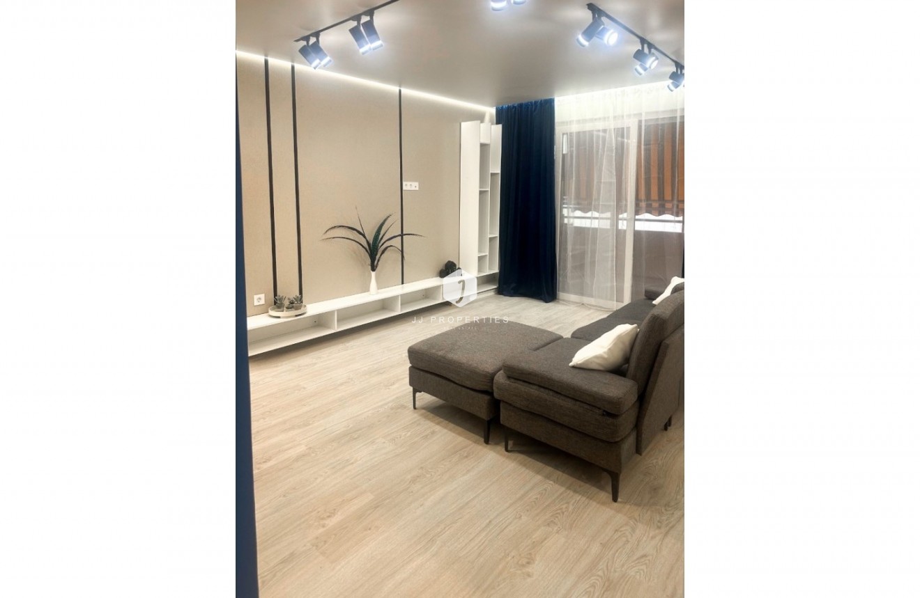 D'occasion - Appartement -
Torrevieja - Costa Blanca