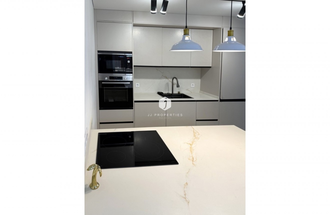 D'occasion - Appartement -
Torrevieja - Costa Blanca