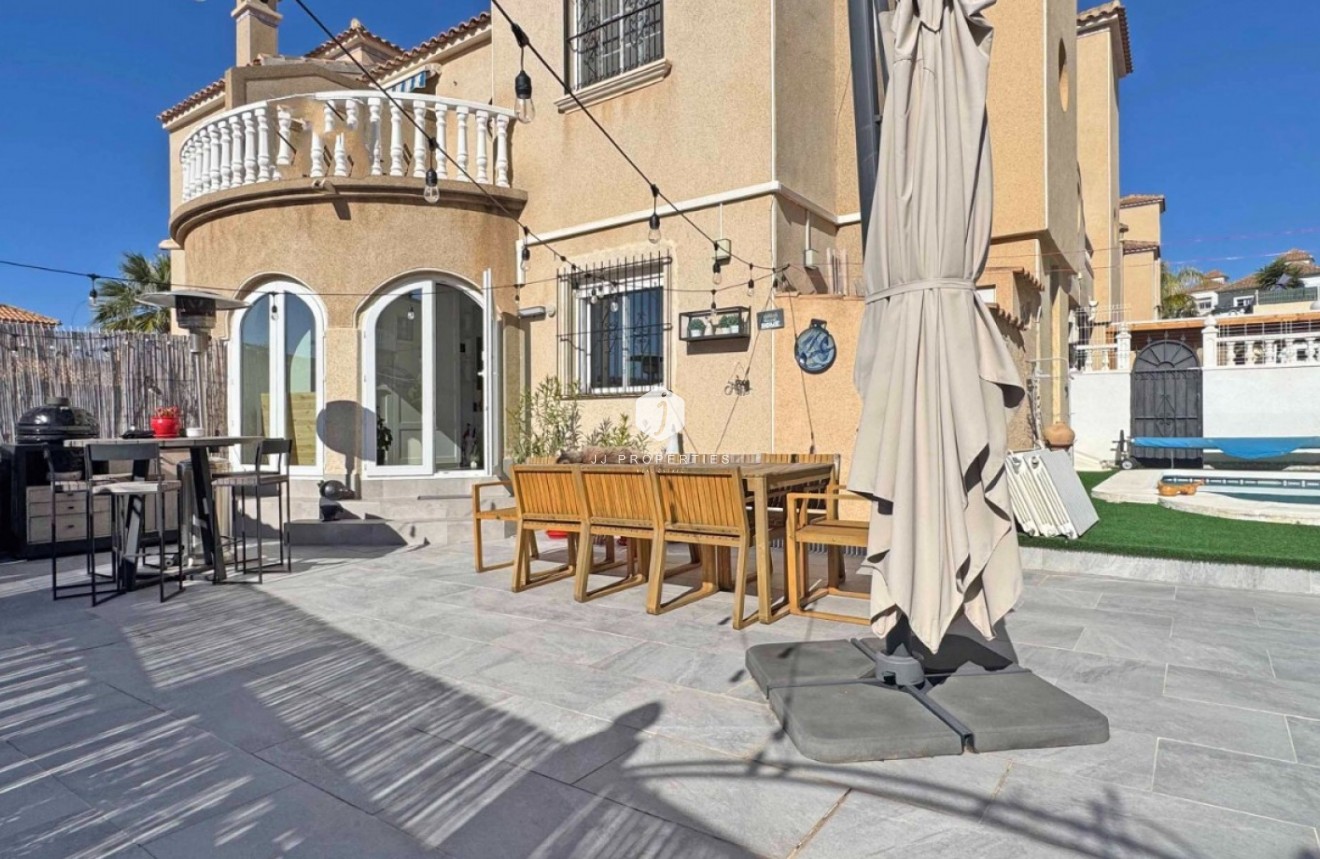 Aus zweiter Hand - Chalet -
Orihuela Costa - Costa Blanca