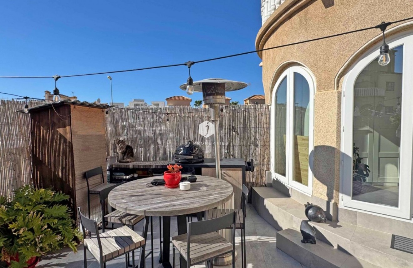 Aus zweiter Hand - Chalet -
Orihuela Costa - Costa Blanca