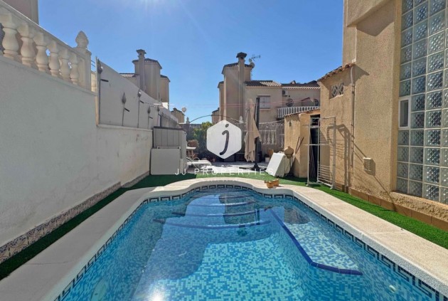 Aus zweiter Hand - Chalet -
Orihuela Costa - Costa Blanca