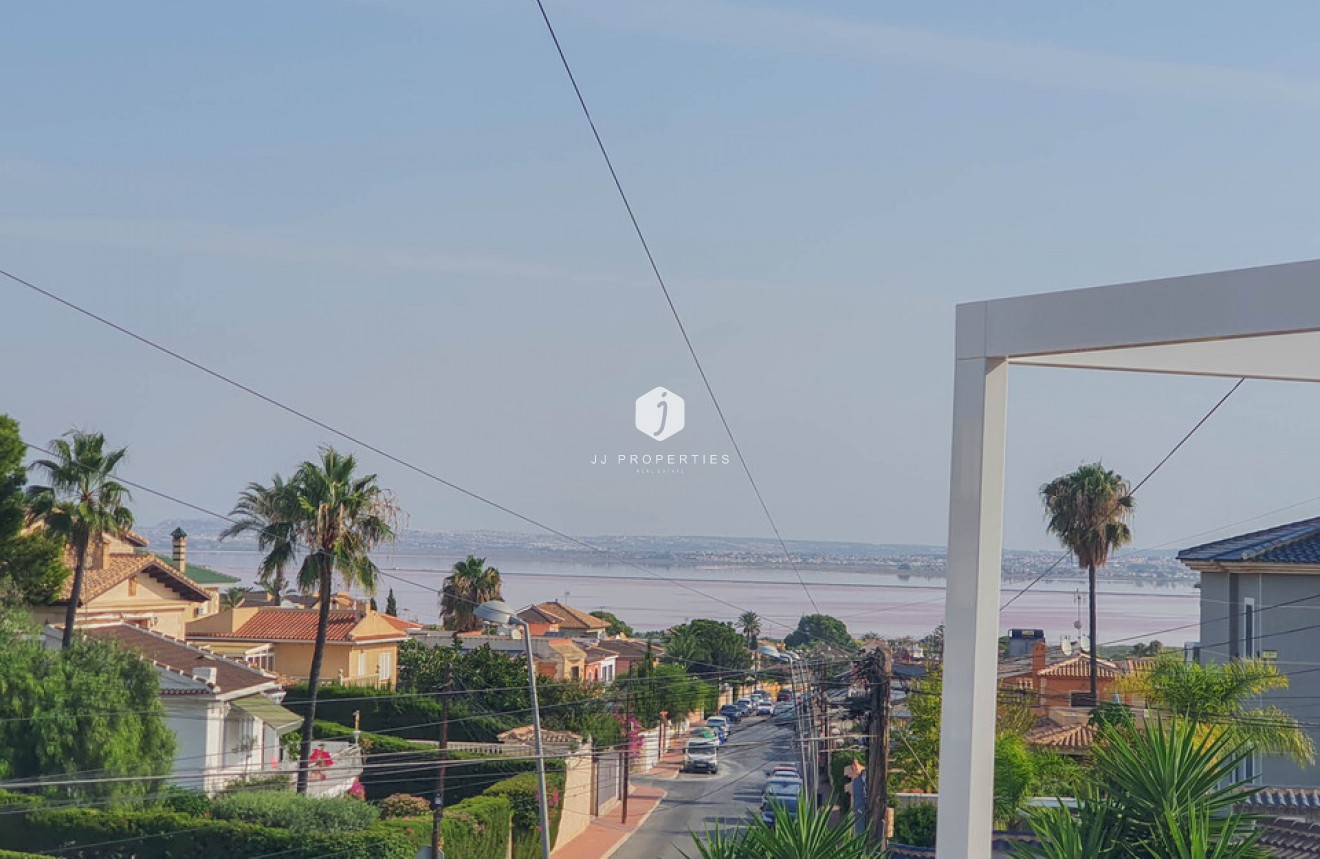 Aus zweiter Hand - Chalet -
Torrevieja - Costa Blanca