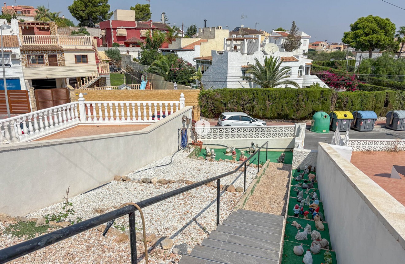 Aus zweiter Hand - Chalet -
Torrevieja - Costa Blanca