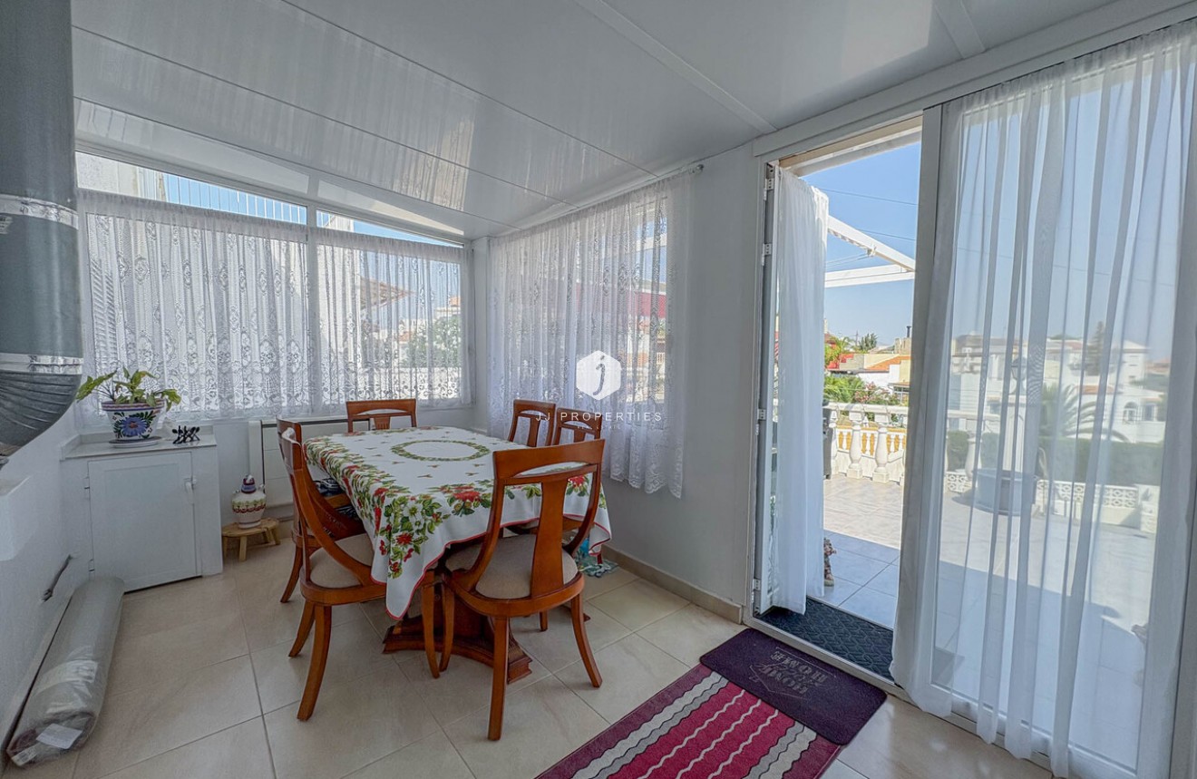 Aus zweiter Hand - Chalet -
Torrevieja - Costa Blanca