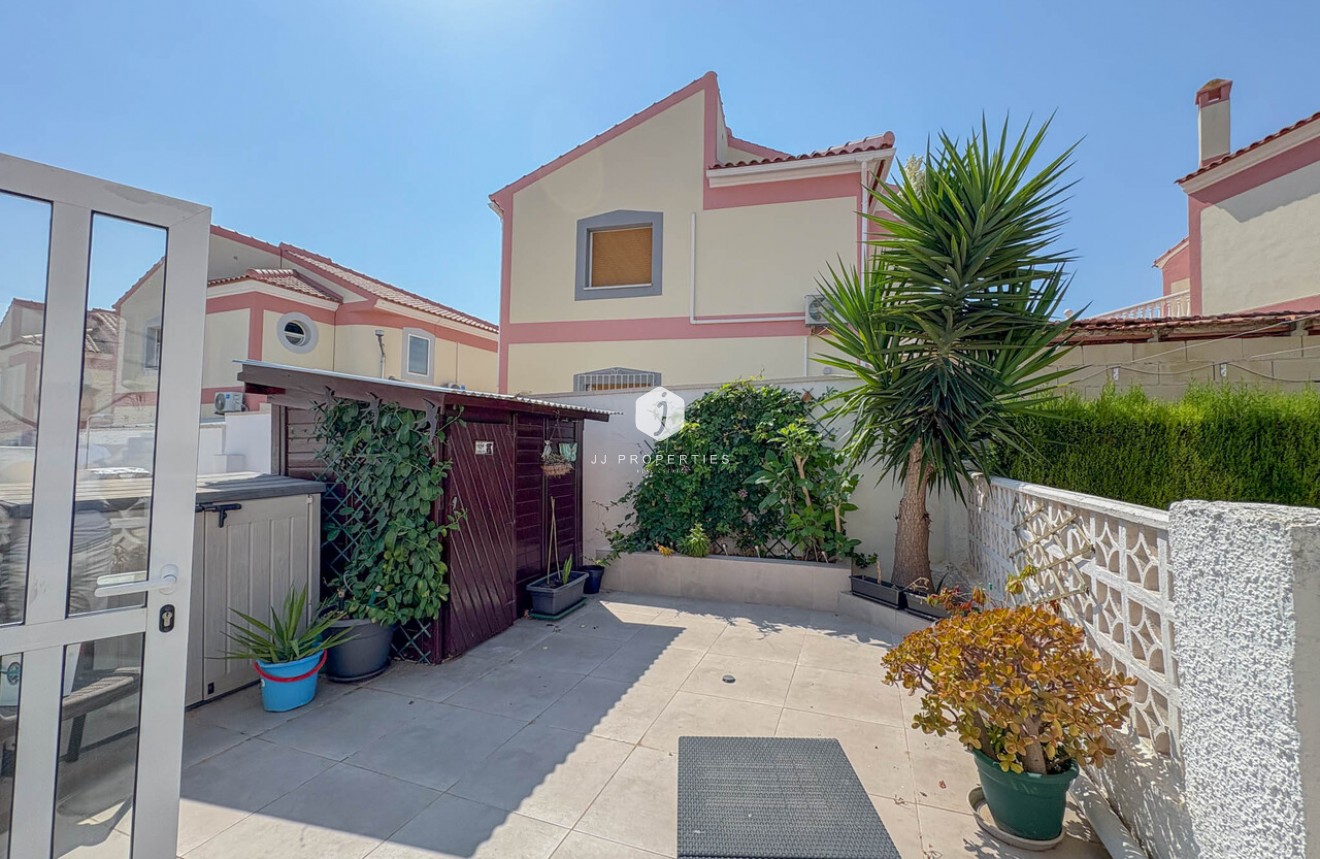 Aus zweiter Hand - Chalet -
Torrevieja - Costa Blanca