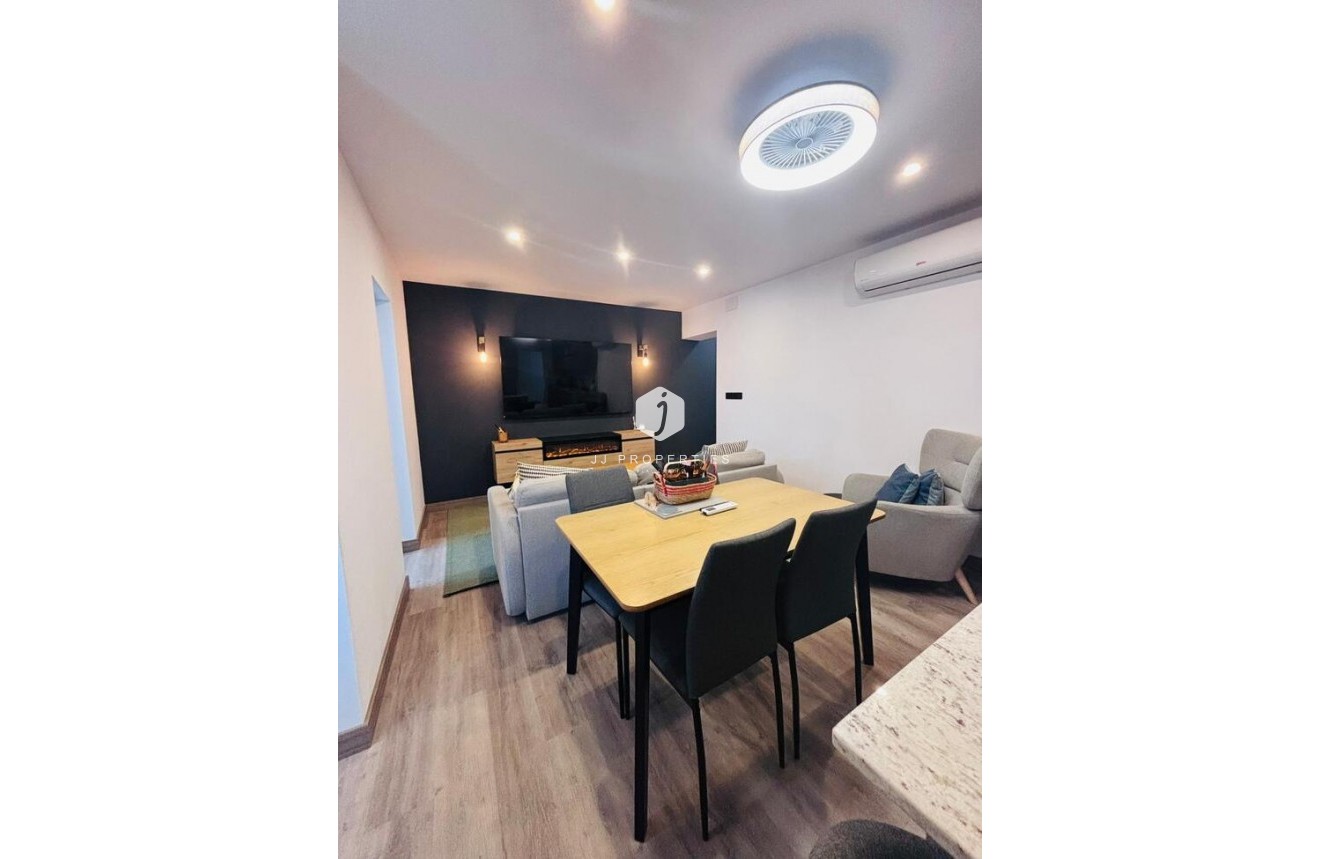 Aus zweiter Hand - Chalet -
San Miguel de Salinas - Inland