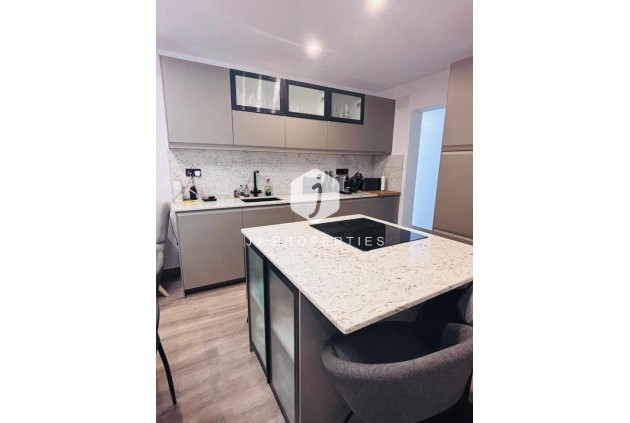 Aus zweiter Hand - Chalet -
San Miguel de Salinas - Inland