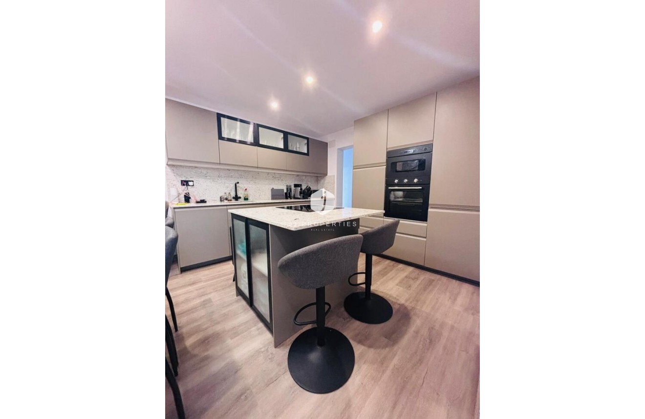 Aus zweiter Hand - Chalet -
San Miguel de Salinas - Inland