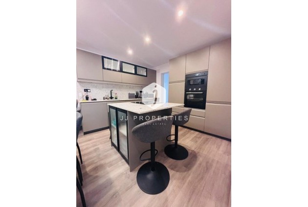 Aus zweiter Hand - Chalet -
San Miguel de Salinas - Inland