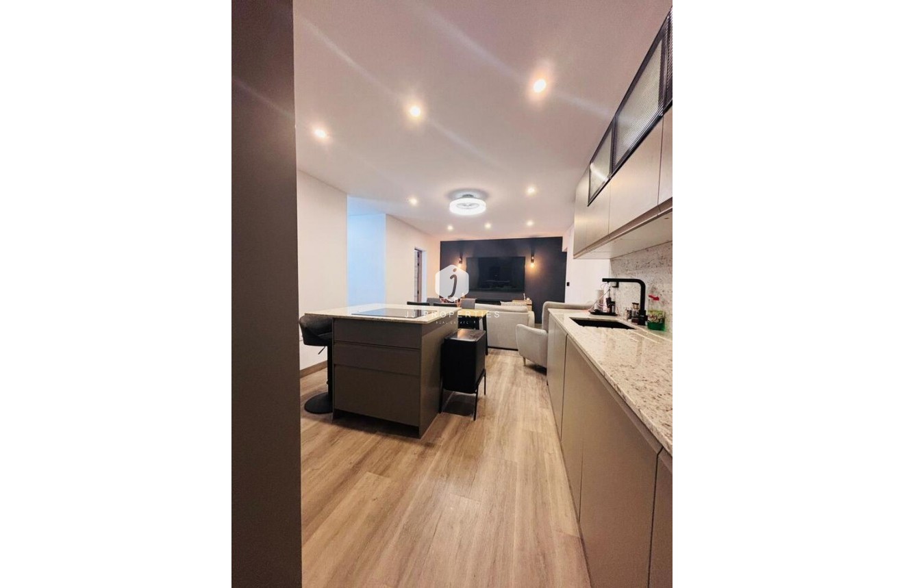 Aus zweiter Hand - Chalet -
San Miguel de Salinas - Inland