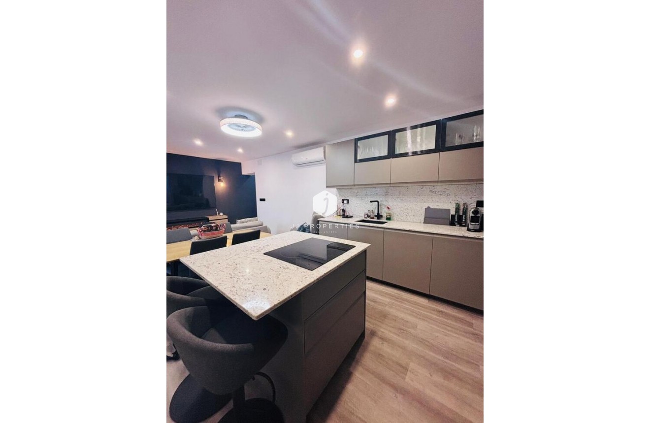 Aus zweiter Hand - Chalet -
San Miguel de Salinas - Inland