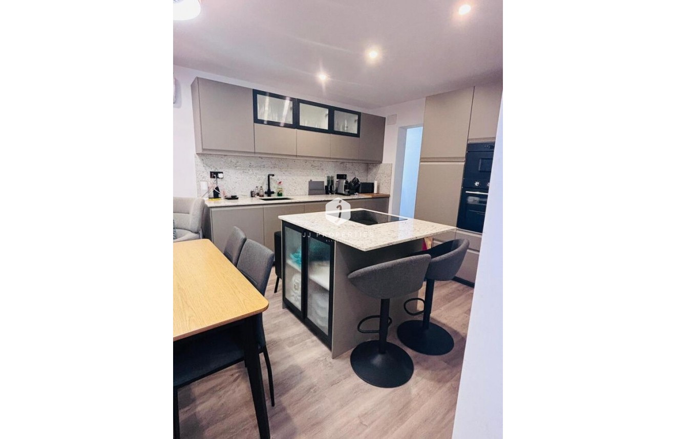 Aus zweiter Hand - Chalet -
San Miguel de Salinas - Inland