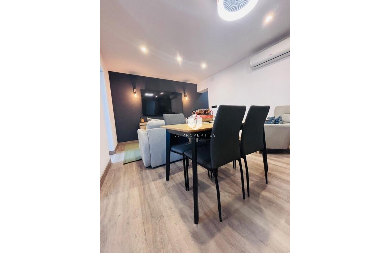 Aus zweiter Hand - Chalet -
San Miguel de Salinas - Inland