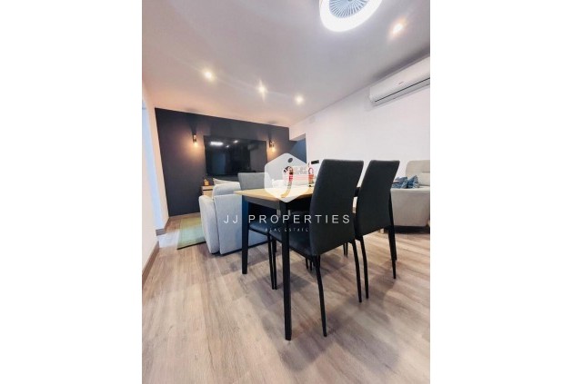 Aus zweiter Hand - Chalet -
San Miguel de Salinas - Inland