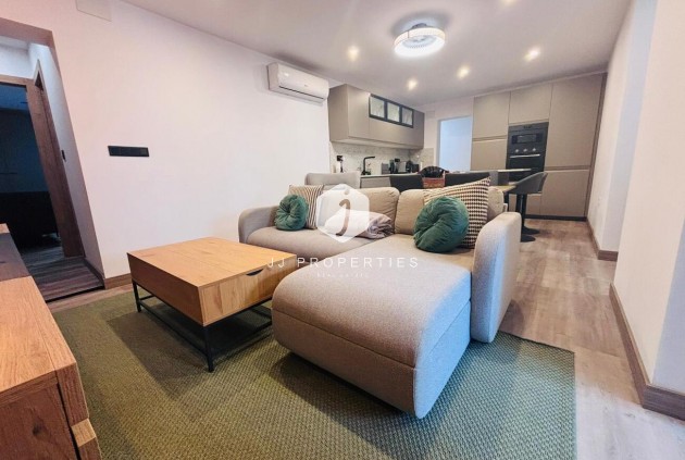 Aus zweiter Hand - Chalet -
San Miguel de Salinas - Inland