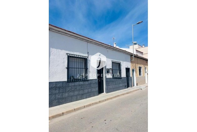 Aus zweiter Hand - Chalet -
San Miguel de Salinas - Inland