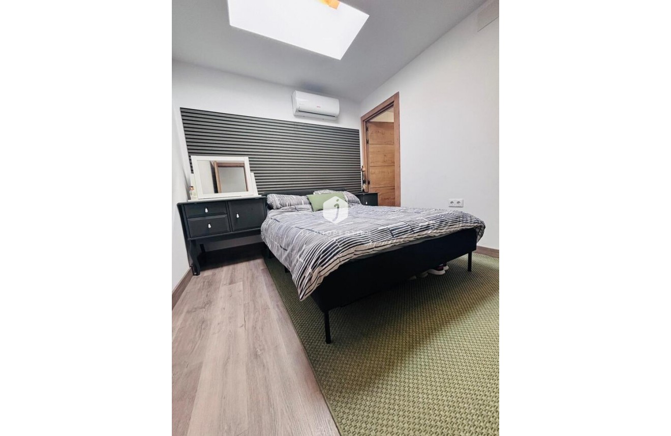 Aus zweiter Hand - Chalet -
San Miguel de Salinas - Inland