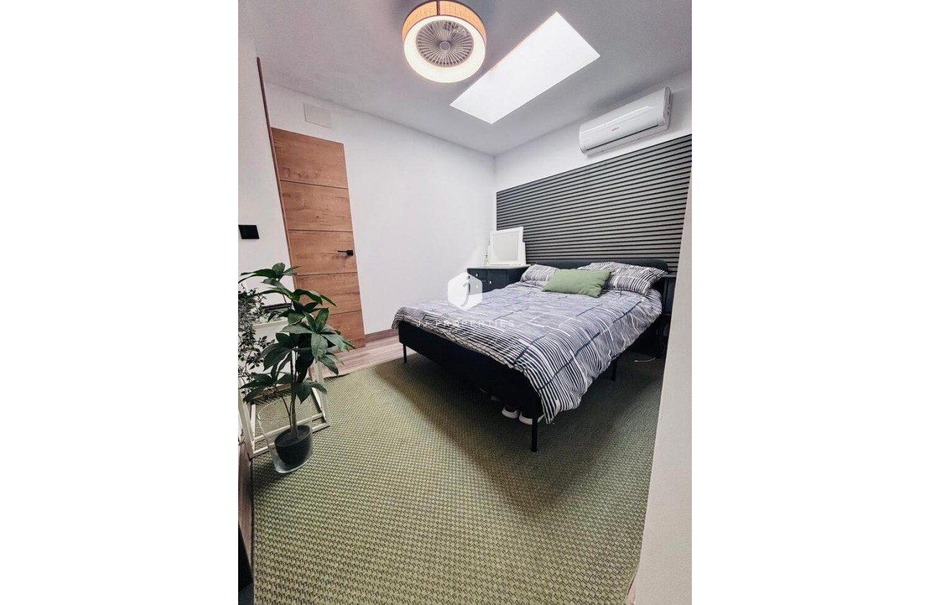 Aus zweiter Hand - Chalet -
San Miguel de Salinas - Inland