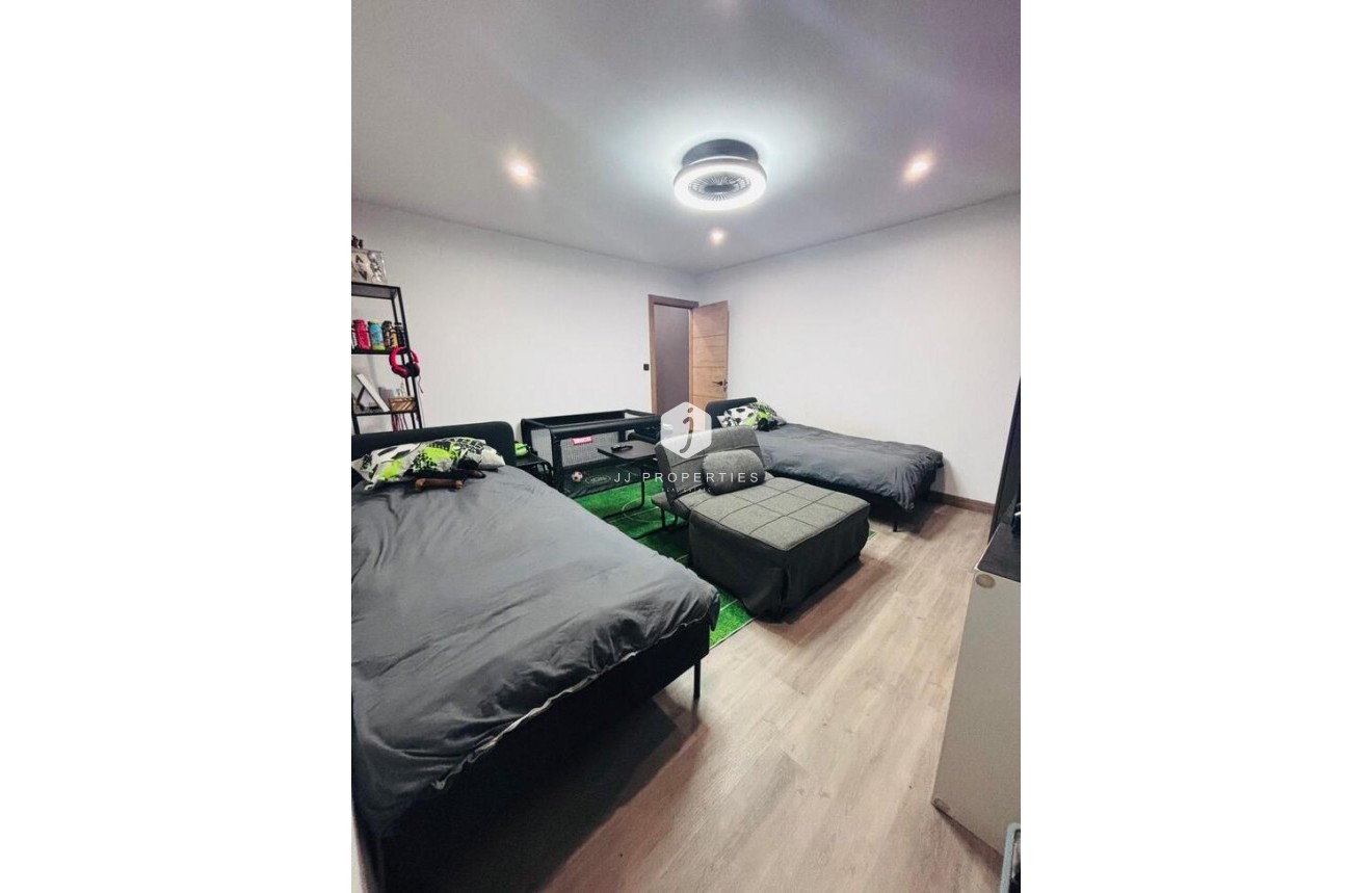 Aus zweiter Hand - Chalet -
San Miguel de Salinas - Inland