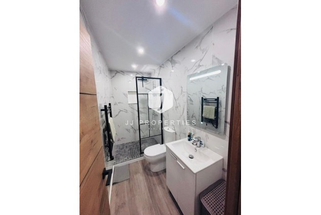 Aus zweiter Hand - Chalet -
San Miguel de Salinas - Inland