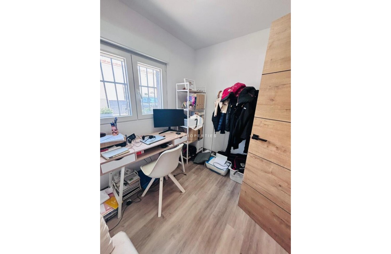 Aus zweiter Hand - Chalet -
San Miguel de Salinas - Inland