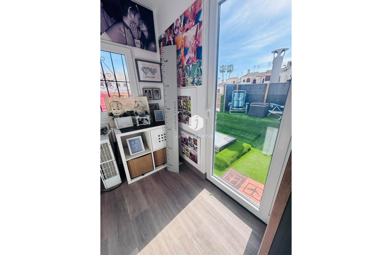 Aus zweiter Hand - Chalet -
San Miguel de Salinas - Inland