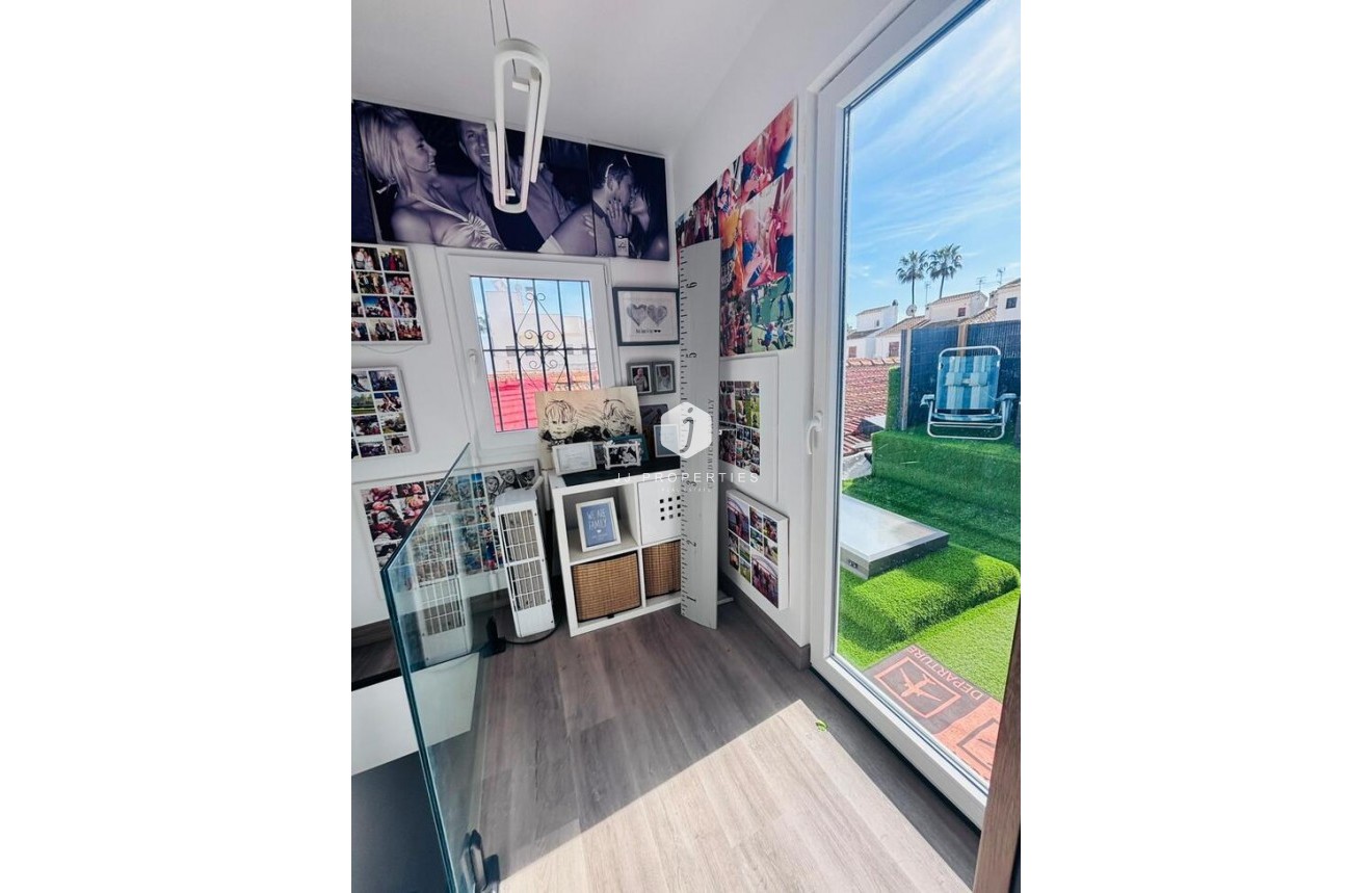 Aus zweiter Hand - Chalet -
San Miguel de Salinas - Inland