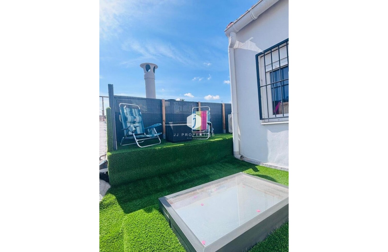 Aus zweiter Hand - Chalet -
San Miguel de Salinas - Inland