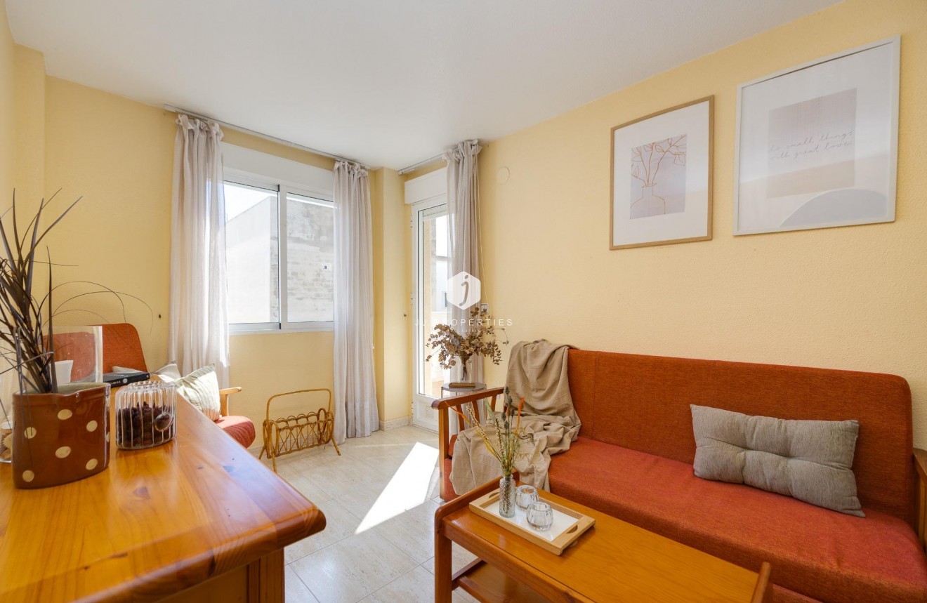 Aus zweiter Hand - Wohnung -
Torrevieja - Playa del Cura